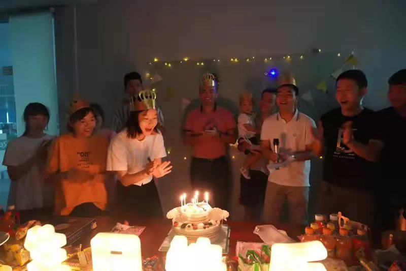 รีแมนโรบอทกลางฤดูใบไม้ร่วงปาร์ตี้เทศกาล > งานเลี้ยงวันเกิดเดือนกันยายน